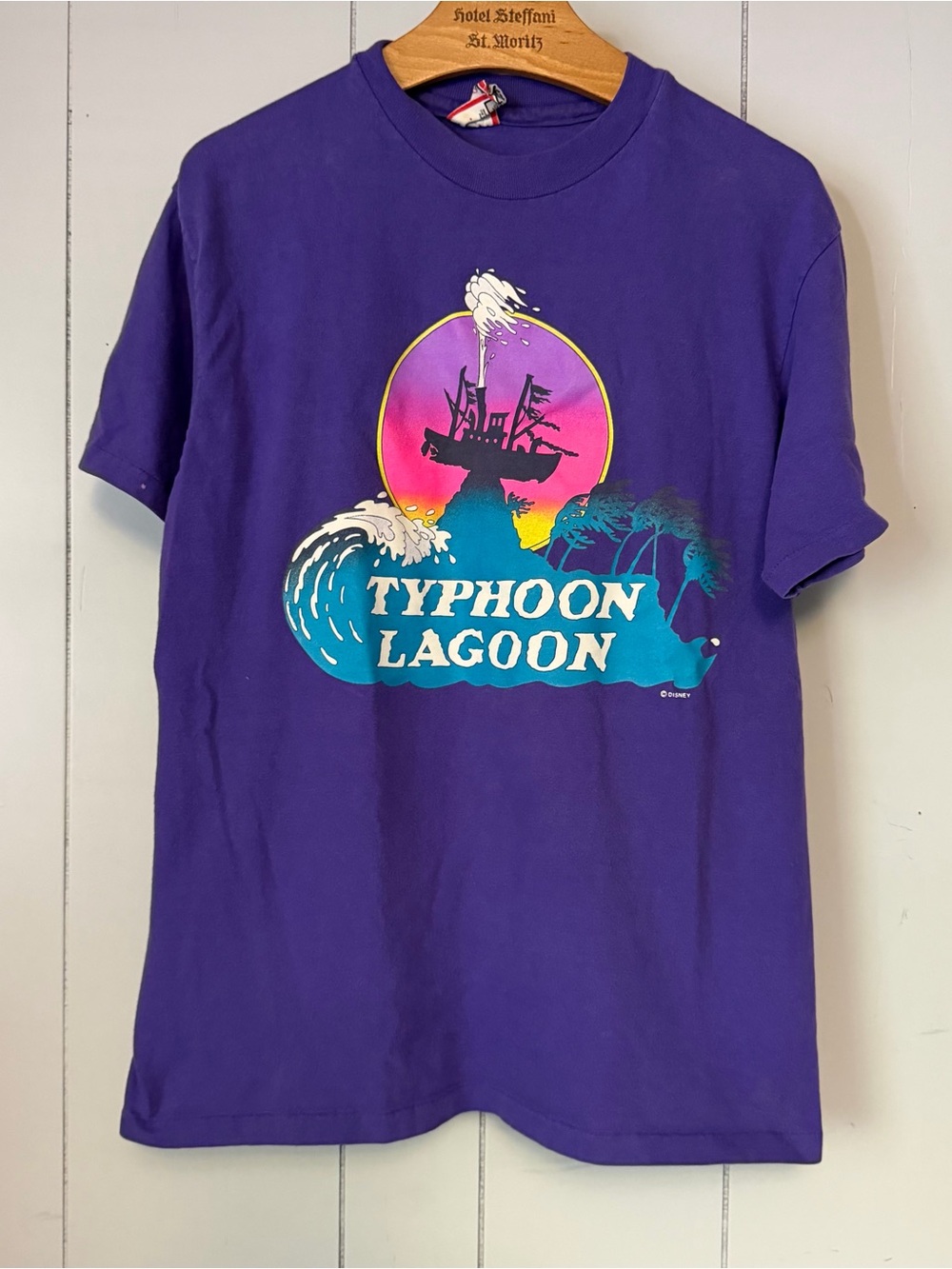 Vintage Disney Designs Typhoon Lagoon Single Stitch USA Made Shirt Size Large
